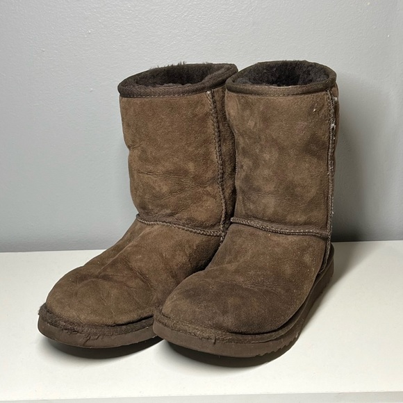 Chocolate Brown Uggs Classic Size 7 - Picture 3 of 11